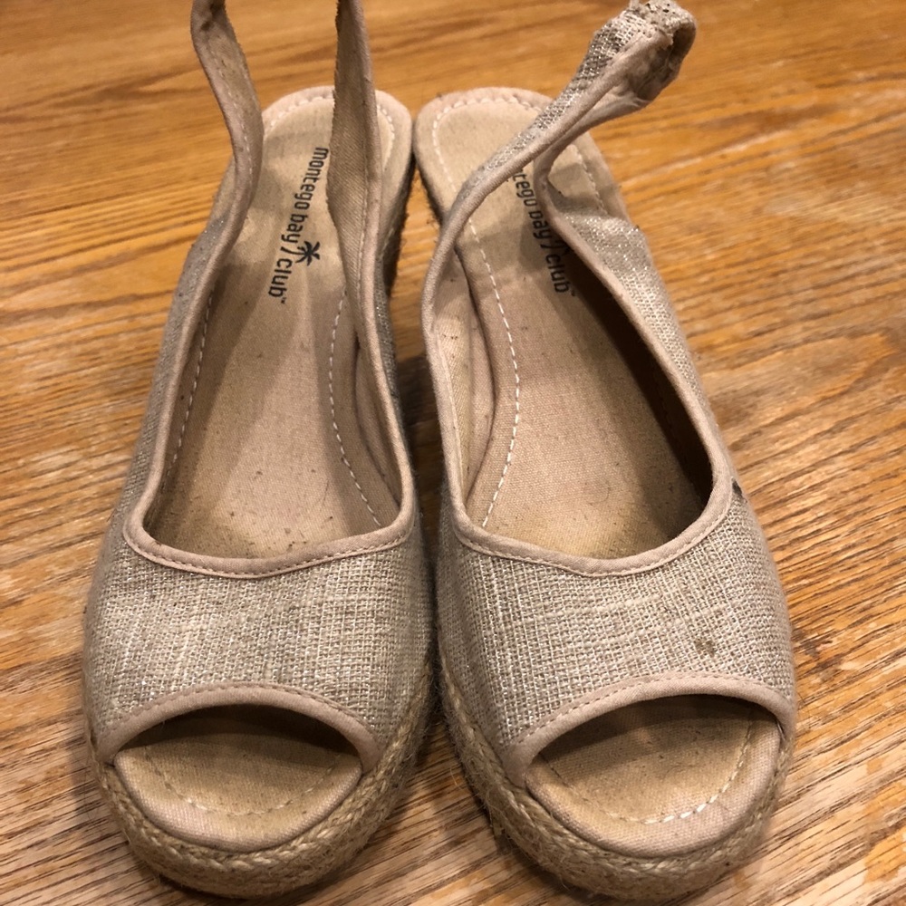 Lightly Used Cream sparkle wedges in size 8